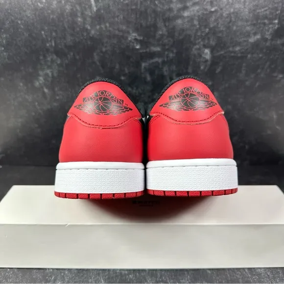 NIKE AIR JORDAN 1 RETRO LOW OG BLACK TOE MENS SHOES SIZE 10.5 LEATHER WHITE RED