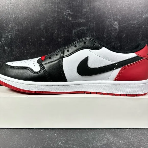 NIKE AIR JORDAN 1 RETRO LOW OG BLACK TOE MENS SHOES SIZE 10.5 LEATHER WHITE RED