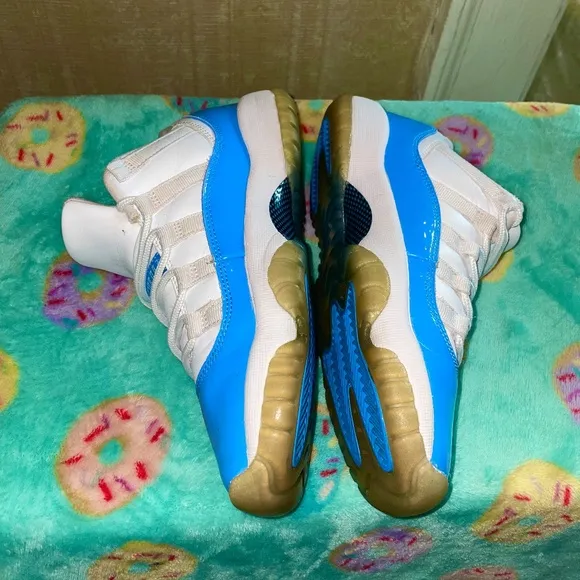 Nike Air Jordan 11 Retro Low University Blue (GS)