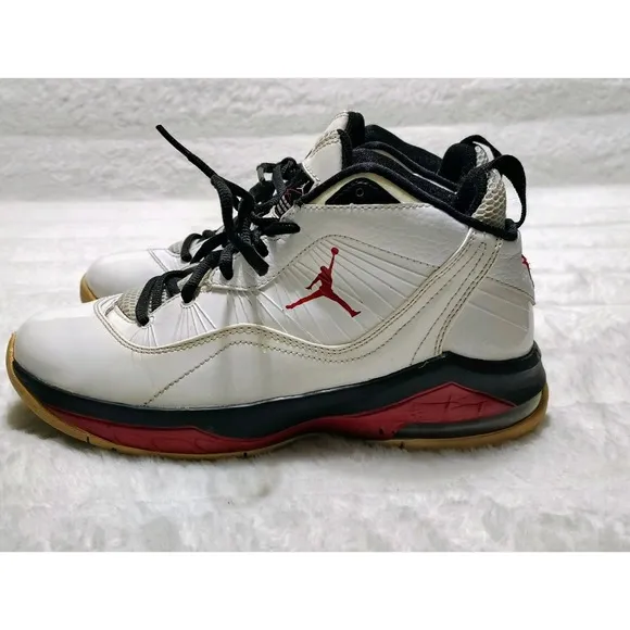 NIKE Air Jordan Melo M8  2011 Basketball Shoes 5.5Y Sneakers 469787-101