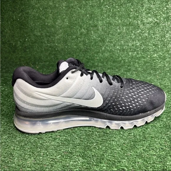 Nike Air Max 2017 Athletic Sneaker Running Shoes Black White Men's 12