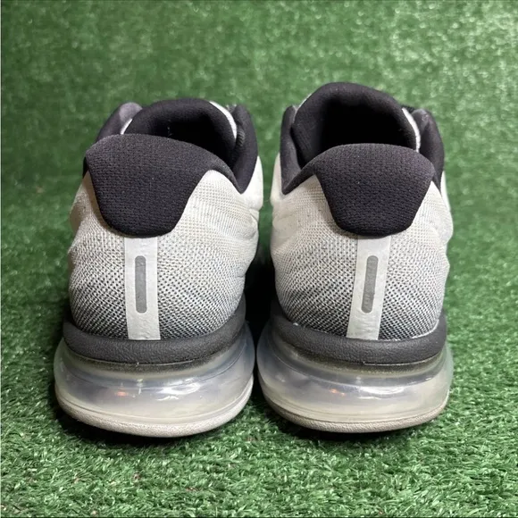 Nike Air Max 2017 Athletic Sneaker Running Shoes Black White Men's 12