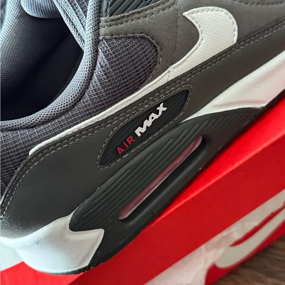 Nike Air Max 90 DR0145 003 Men's Size 9 Shoes Iron Grey White University Red