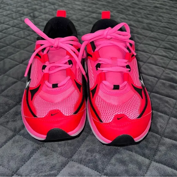 Nike Air Max Running Shoes Women Size 6.5 Pink Red Athletic Sneaker Laser Pink