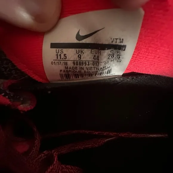 Nike Air Max Sequent 3 Shoes Sneakers Womens size 11.5