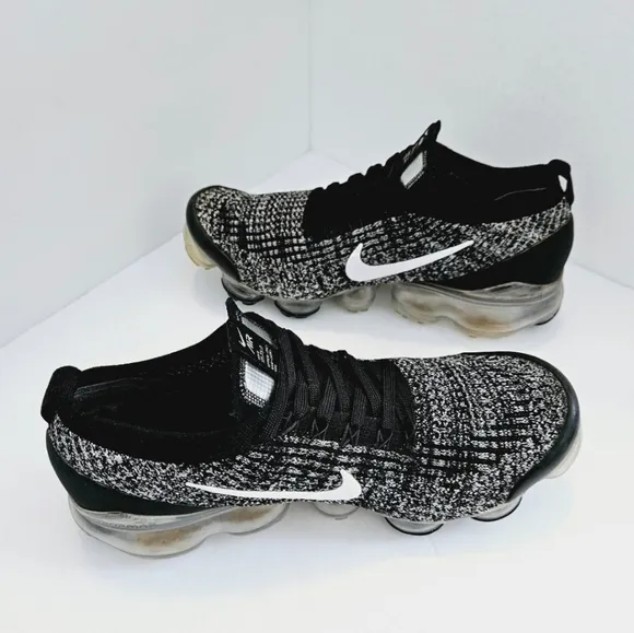 Nike Air VaporMax Flyknit 3 Oreo Size 10 Women's AJ6910-001 Sneakers/Shoes