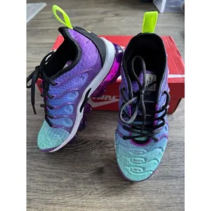 Nike Air Vapormax Plus Hyper Violet Women's Size 6 Running Shoes AO4550-900 NEW