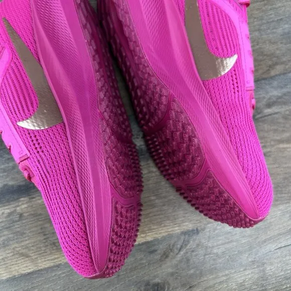 Nike Air Zoom Pegasus 40 Size 6.5 Womens Fierce Pink Metallic Red Bronze Shoes