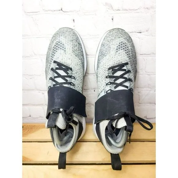 Nike Air Zoom Strong Running Shoes Women's Size 8.5