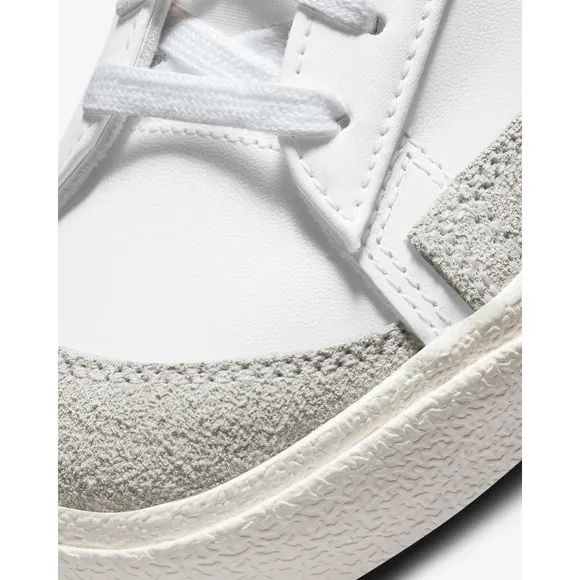 Nike Blazer Low '77 DC4769-102 Sneakers Women's 10 White Lifestyle Shoes TF4956