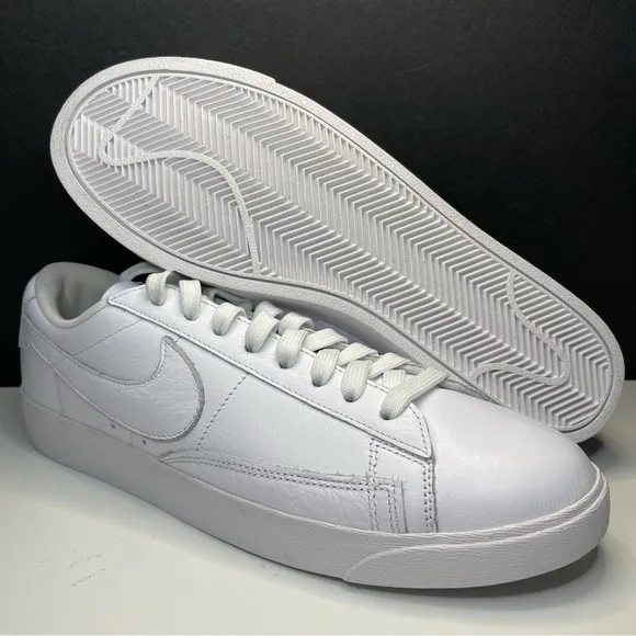 Nike Blazer Low LE Triple White Womens Size 10 Athletic Sneakers AV9370-111