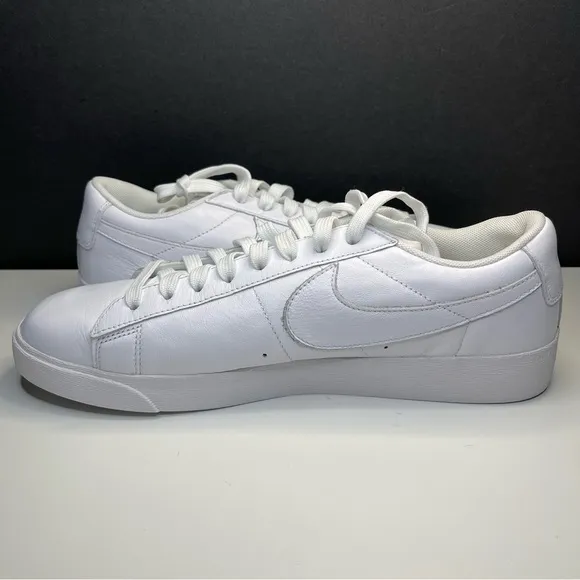 Nike Blazer Low LE Triple White Womens Size 10 Athletic Sneakers AV9370-111