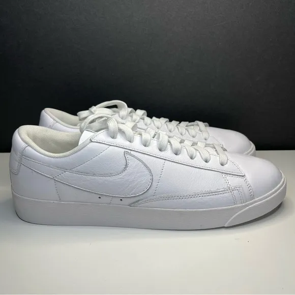 Nike Blazer Low LE Triple White Womens Size 10 Athletic Sneakers AV9370-111