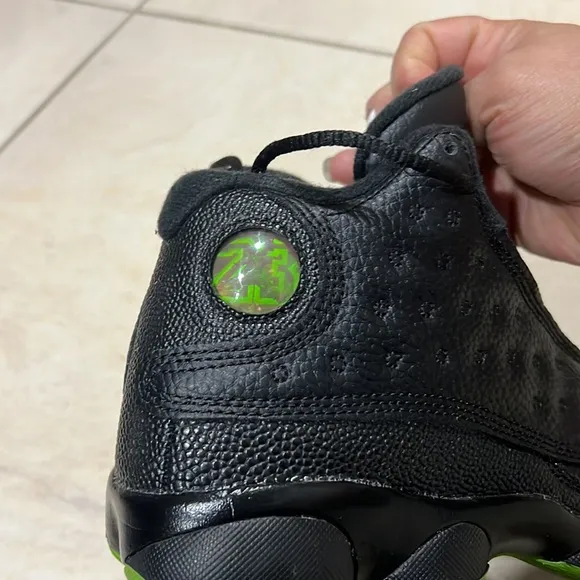 Nike Boys Air Jordan 13 414574-042 Black Basketball Sneakers Size 4Y LIKE NEW!