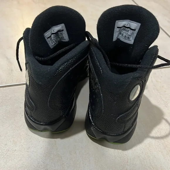 Nike Boys Air Jordan 13 414574-042 Black Basketball Sneakers Size 4Y LIKE NEW!