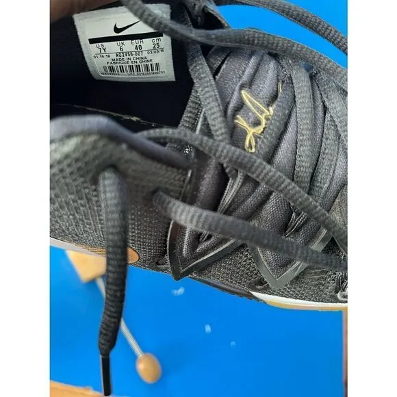 Nike Boys Kyrie 5 AQ2456-007 Black Basketball Shoes Sneakers Size 7Y