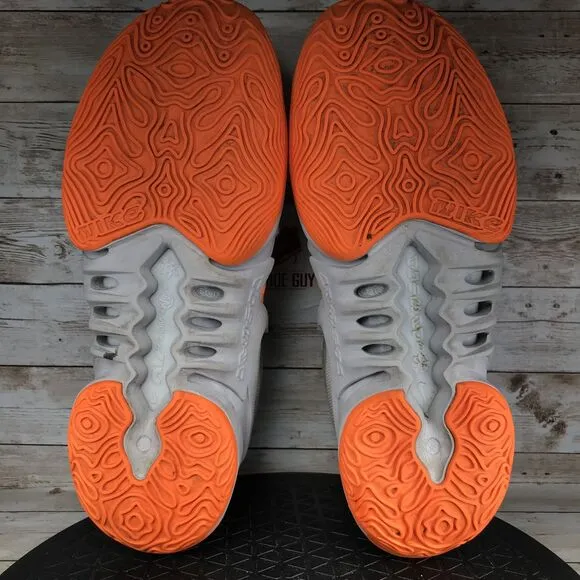Nike Cosmic Unity 2 Nike University Men's 9 Athletic Shoes