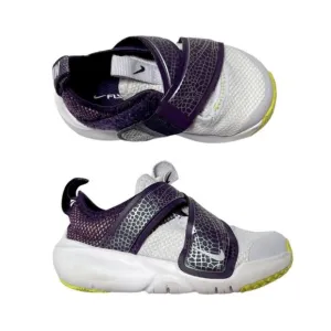 Nike Flex Advance Flyease Sneakers Size 6