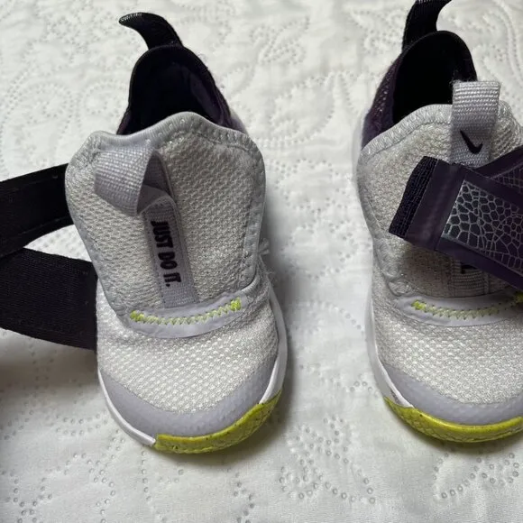 Nike Flex Advance Flyease Sneakers Size 6