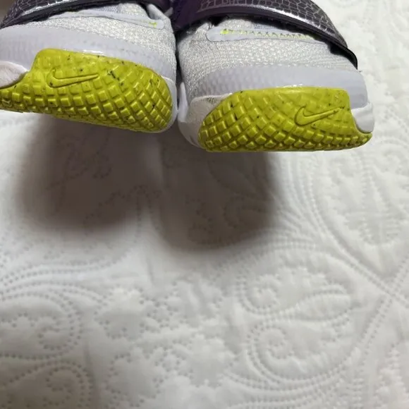 Nike Flex Advance Flyease Sneakers Size 6