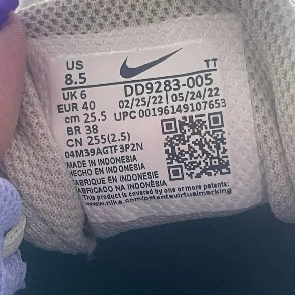 Nike Flex Experience Run 11 Women's Gray/Purple Running Shoes Size 8.5-NEW
