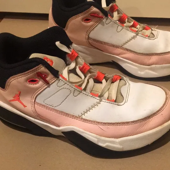 Nike Jordan Max Aura 3 Atmosphere White Pink shoes/Sneakers DA8021-102 Size 4.5