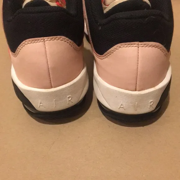 Nike Jordan Max Aura 3 Atmosphere White Pink shoes/Sneakers DA8021-102 Size 4.5