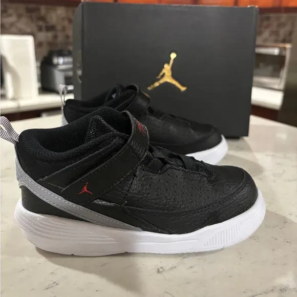 NIKE JORDAN MAX AURA 5 (TD) SNEAKERS TODDLER BLACK/GRAY/WHITE HI-TOP SHOES