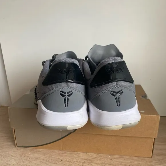 Nike Kobe Mamba Fury Wolf Grey/Black Men Running Shoes- Men 11
