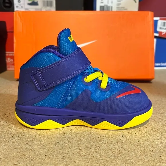 Nike Lebron Soldier XIII TD shoes sneakers new Toddlers 653647 400 Size 5C Sz 5