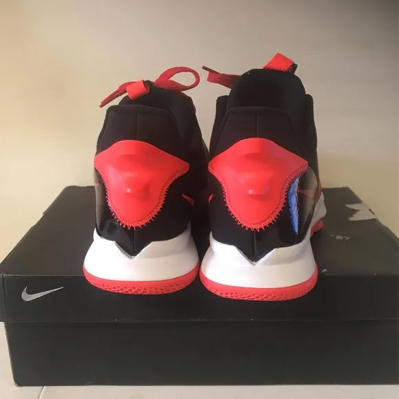 Nike LeBron Witness 5 &quot;Black&quot; Unisex Basketball Shoe, M 11.5 / W 13
