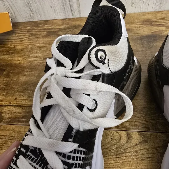 Nike LeBron witness VII kids black and white sneakers size 7Y DQ8650 100