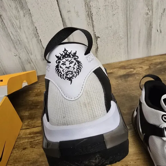 Nike LeBron witness VII kids black and white sneakers size 7Y DQ8650 100