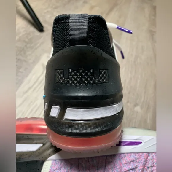 Nike Lebron Xviii ⚜️ Graffiti‎ Sneakers