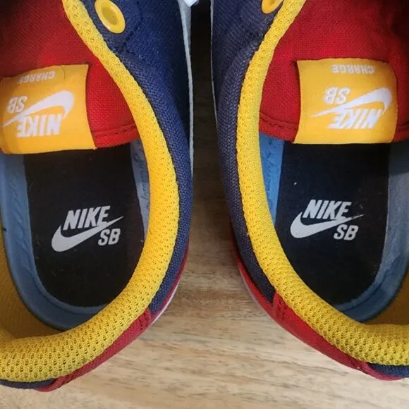 Nike Mens SB Charge Solarsoft University Sneakers Tennis Shoes Size 9 Red/Navy