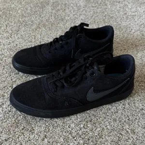 NIKE MENS SB CHECK SOLARSOFT SNEAKER - BLACK sneakers shoes size 8.5