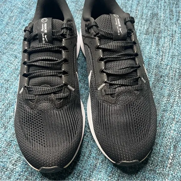 Nike Pegasus 40 Running Shoes in Black White