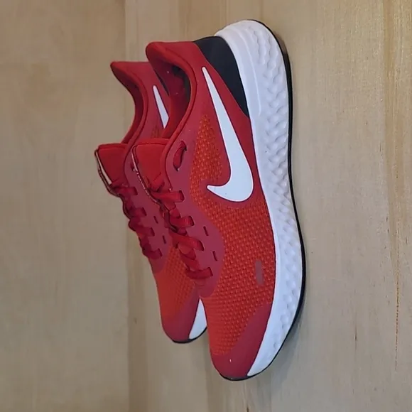 Nike Revolution 5 Running Red White 6.5Y/8 Womens Running Shoes BQ5671-600