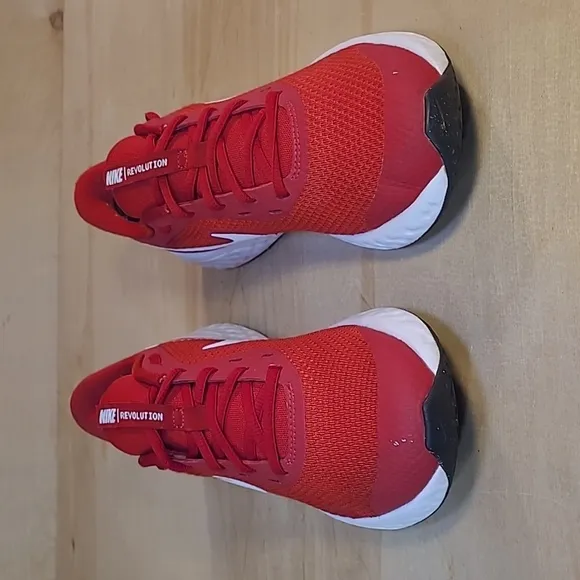 Nike Revolution 5 Running Red White 6.5Y/8 Womens Running Shoes BQ5671-600