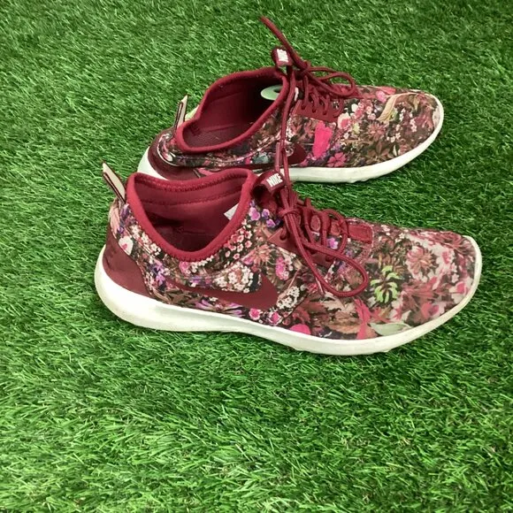 Nike Roshe Two Burgundy Floral Print Running Shoes 9