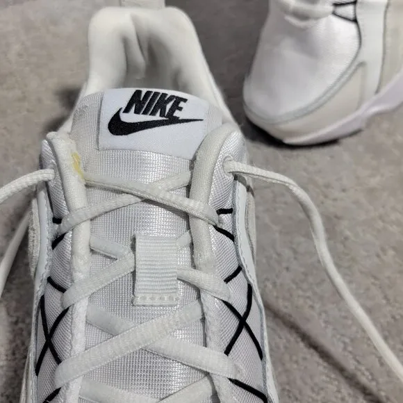 Nike RYZ 365 Women's Size 10 US White Running Sneaker Shoes BQ4153-100