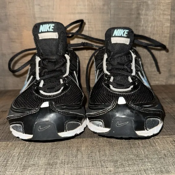NIKE SHOX EXPERIENCE 2 sneakers—size 7.5