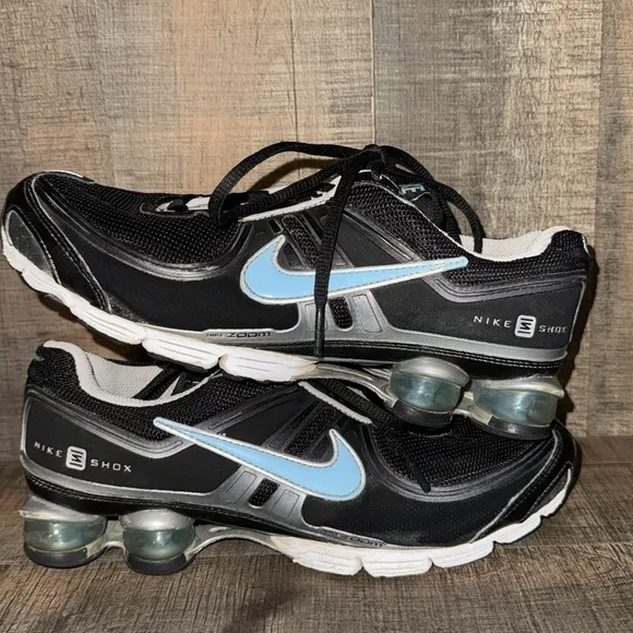 NIKE SHOX EXPERIENCE 2 sneakers—size 7.5