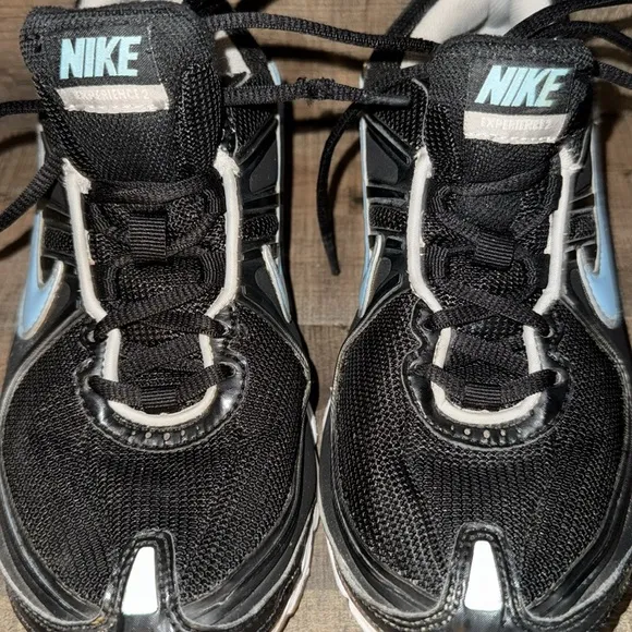 NIKE SHOX EXPERIENCE 2 sneakers—size 7.5