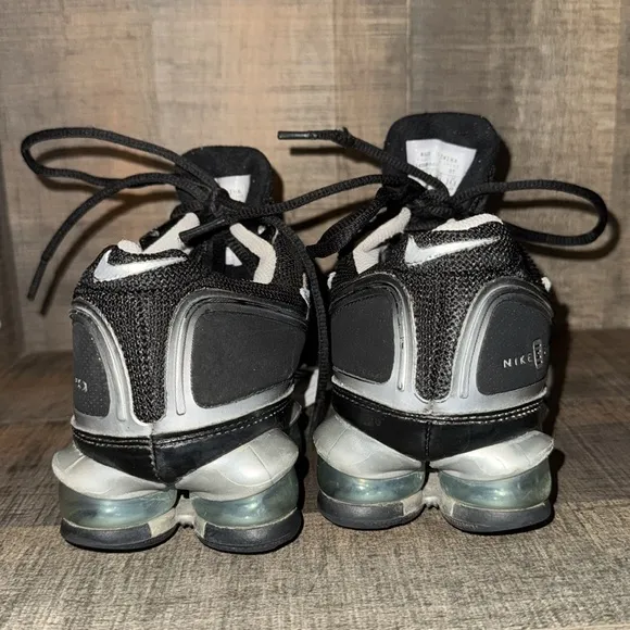 NIKE SHOX EXPERIENCE 2 sneakers—size 7.5