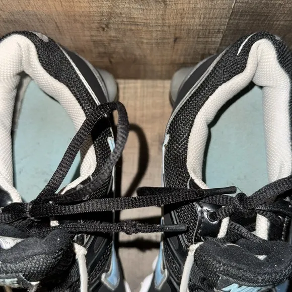 NIKE SHOX EXPERIENCE 2 sneakers—size 7.5