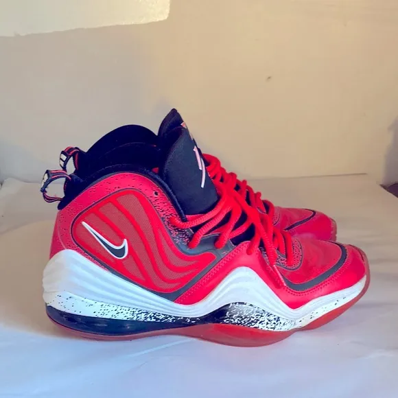 Nike Sneakers Man Shoes size 9.5