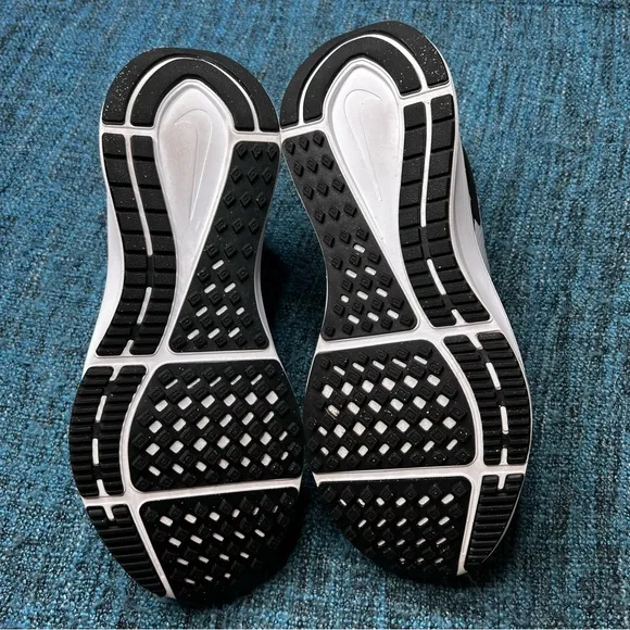 Nike Structure 25 Running Shoes in Midnight Navy White Black Pure Platinum