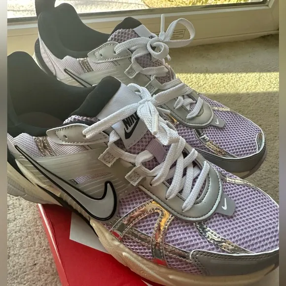Nike V2 K run sneakers in silver and grape, size 9.5, NIB