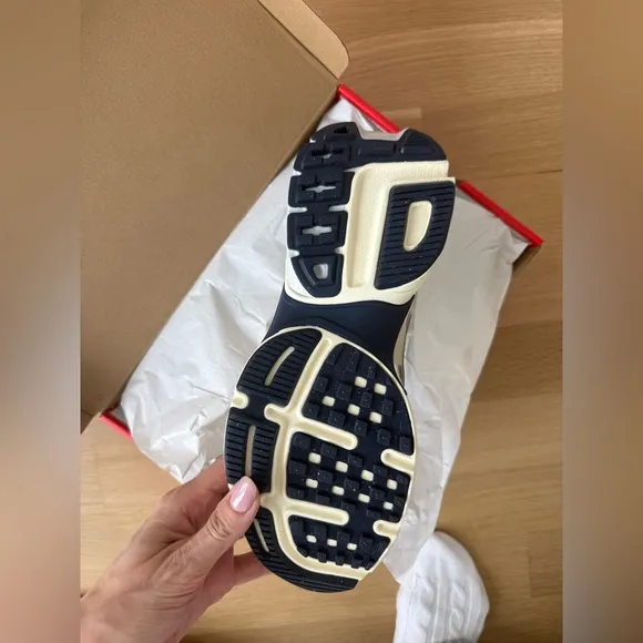 Nike V2K Running Shoe